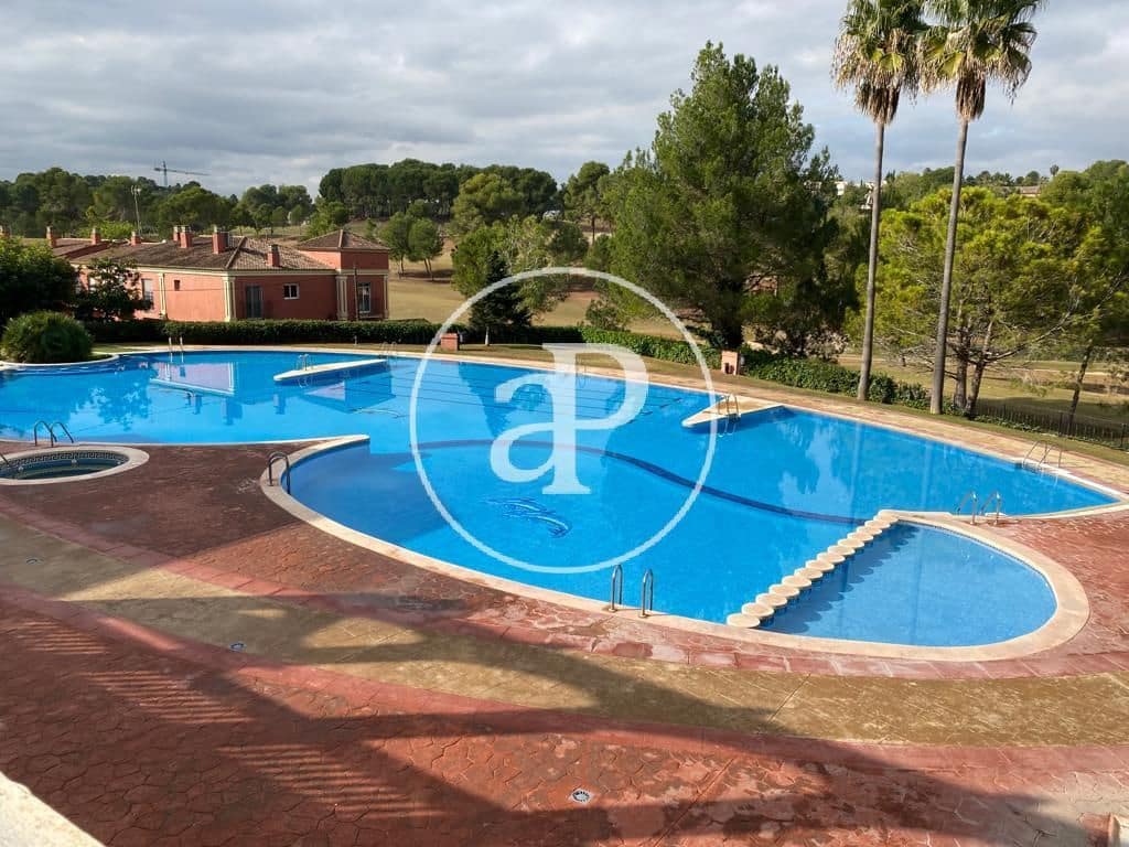 Appartement de 2 chambres à louer à Chiva avec piscine - 1 200 € (Ref: 9758869)