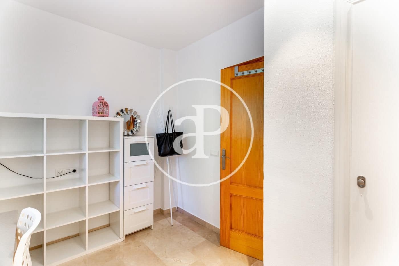 Appartement de 2 chambres à louer à Chiva avec piscine - 1 200 € (Ref: 9758869)
