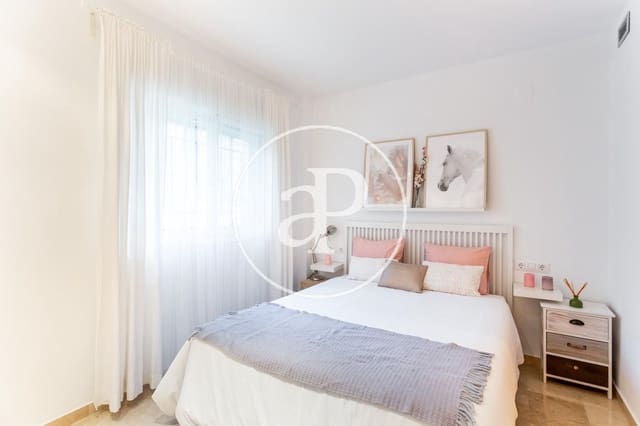 2 soverom Leilighet til leie i Chiva med svømmebasseng - € 1 200 (Ref: 9758869)