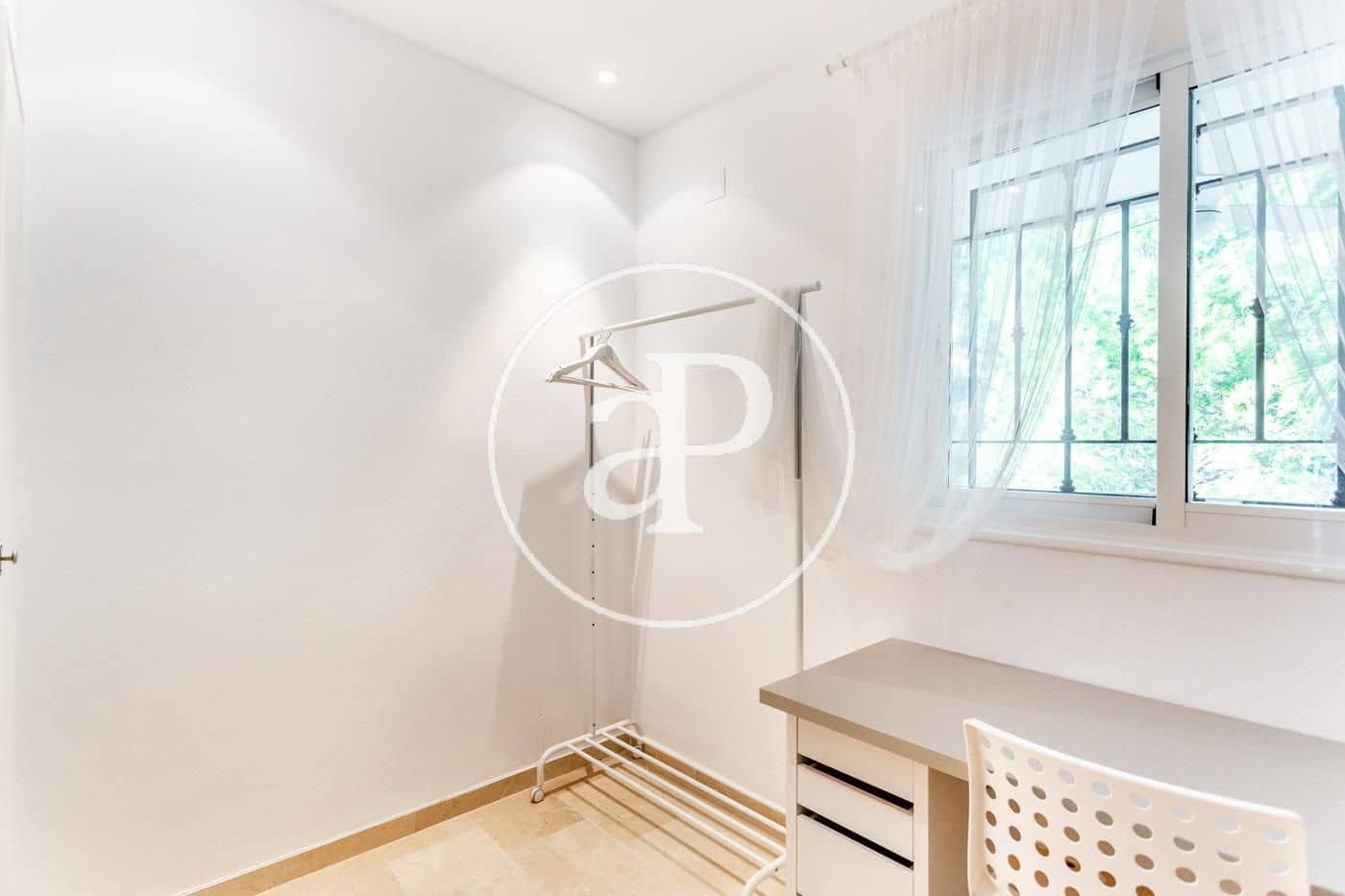 Appartement de 2 chambres à louer à Chiva avec piscine - 1 200 € (Ref: 9758869)