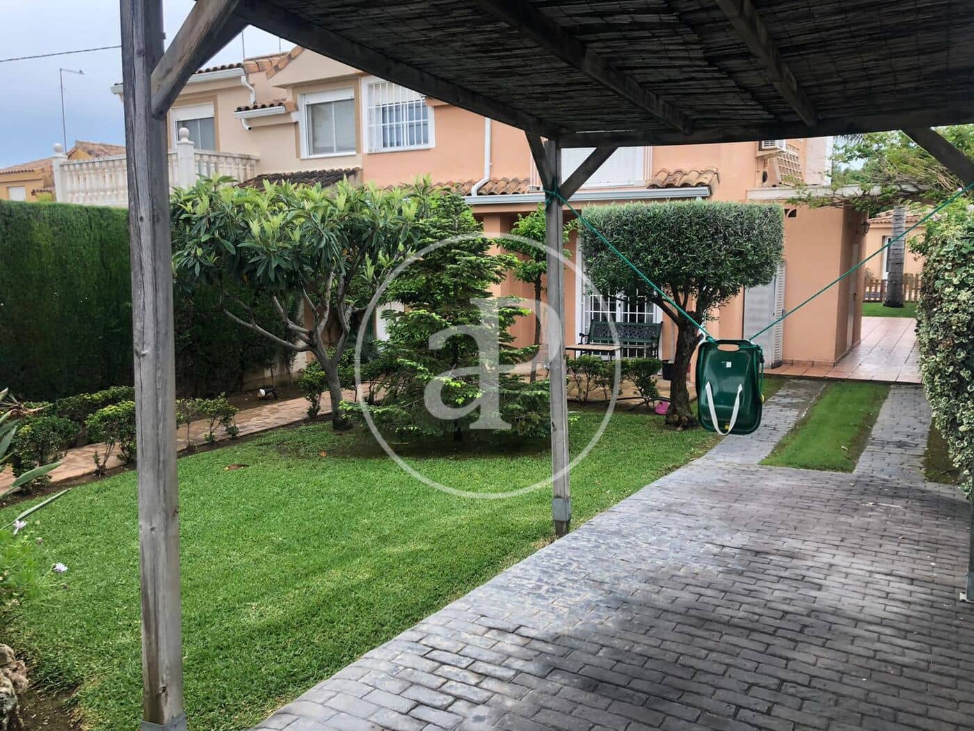 4 soveværelse Villa til leje i La Pobla de Vallbona med swimmingpool - € 2.200 (Ref: 9758871)