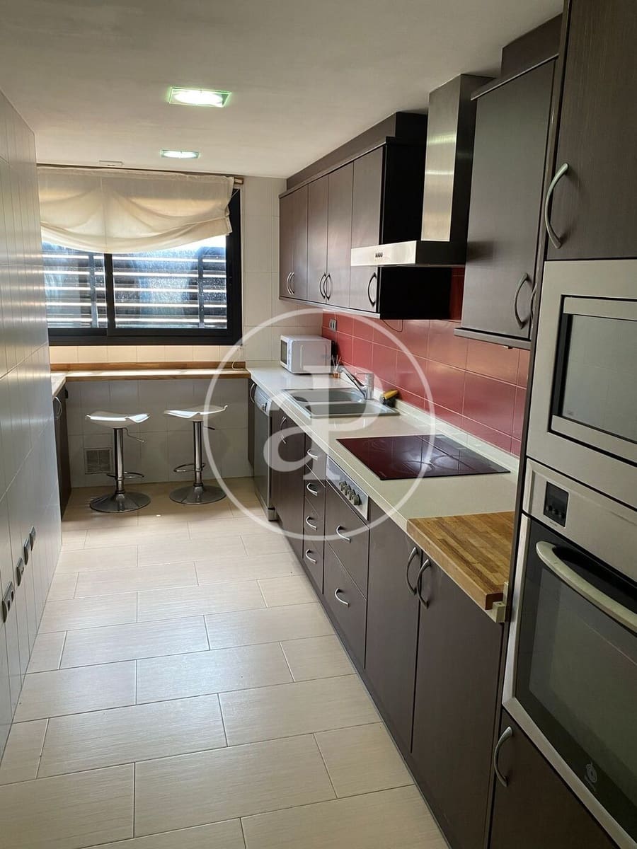 2 bedroom Penthouse for rent in Torrent with pool - € 1,800 (Ref: 9762055)