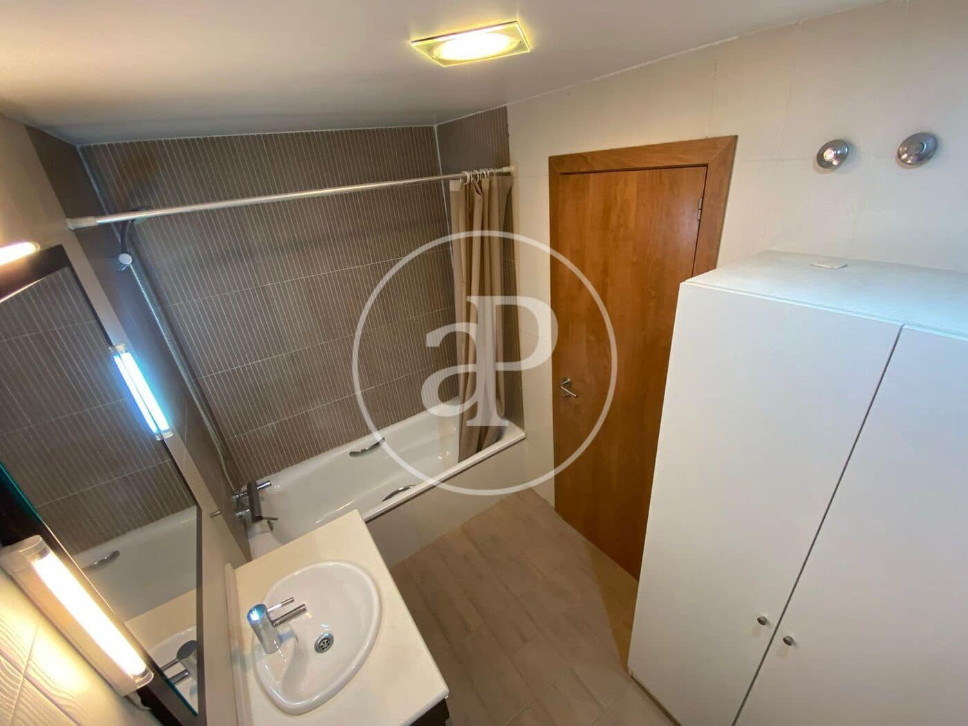 2 bedroom Penthouse for rent in Torrent with pool - € 1,800 (Ref: 9762055)