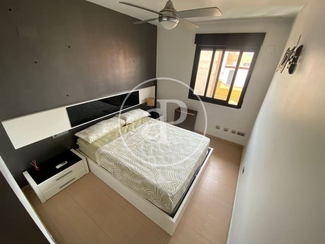 2 makuuhuone Kattohuoneisto vuokrattavana paikassa Torrent mukana uima-altaan - 1 800 € (Ref: 9762055)