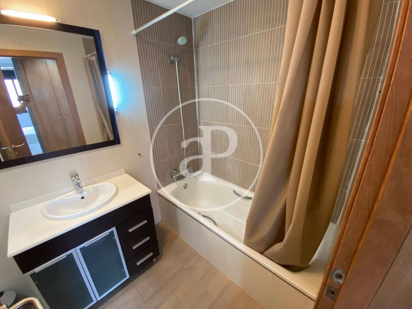 2 bedroom Penthouse for rent in Torrent with pool - € 1,800 (Ref: 9762055)