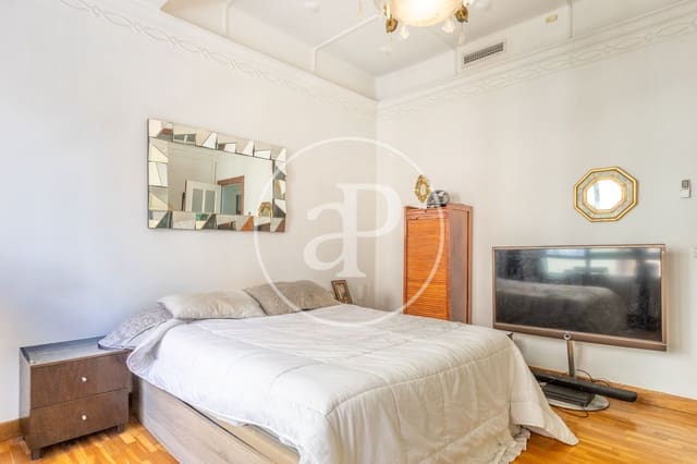 4 bedroom Apartment for rent in Sant Francesc, Valencia city - € 2,500 (Ref: 9762057)