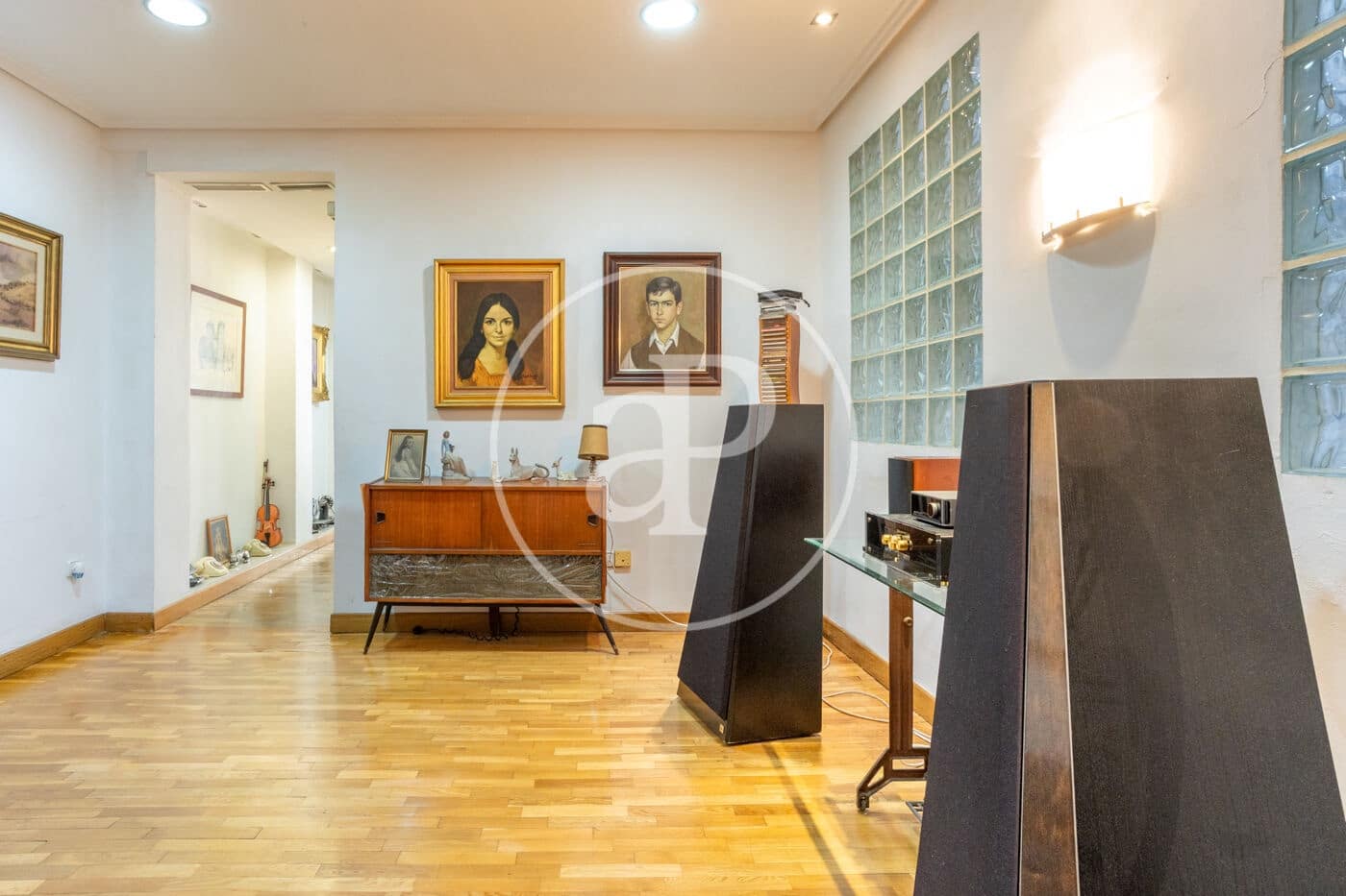 4 bedroom Apartment for rent in Valencia city - € 2,500 (Ref: 9762057)
