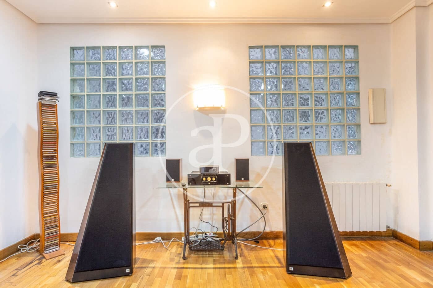 4 bedroom Apartment for rent in Valencia city - € 2,500 (Ref: 9762057)