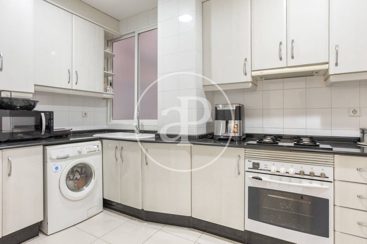 4 bedroom Apartment for rent in Valencia city - € 2,500 (Ref: 9762057)