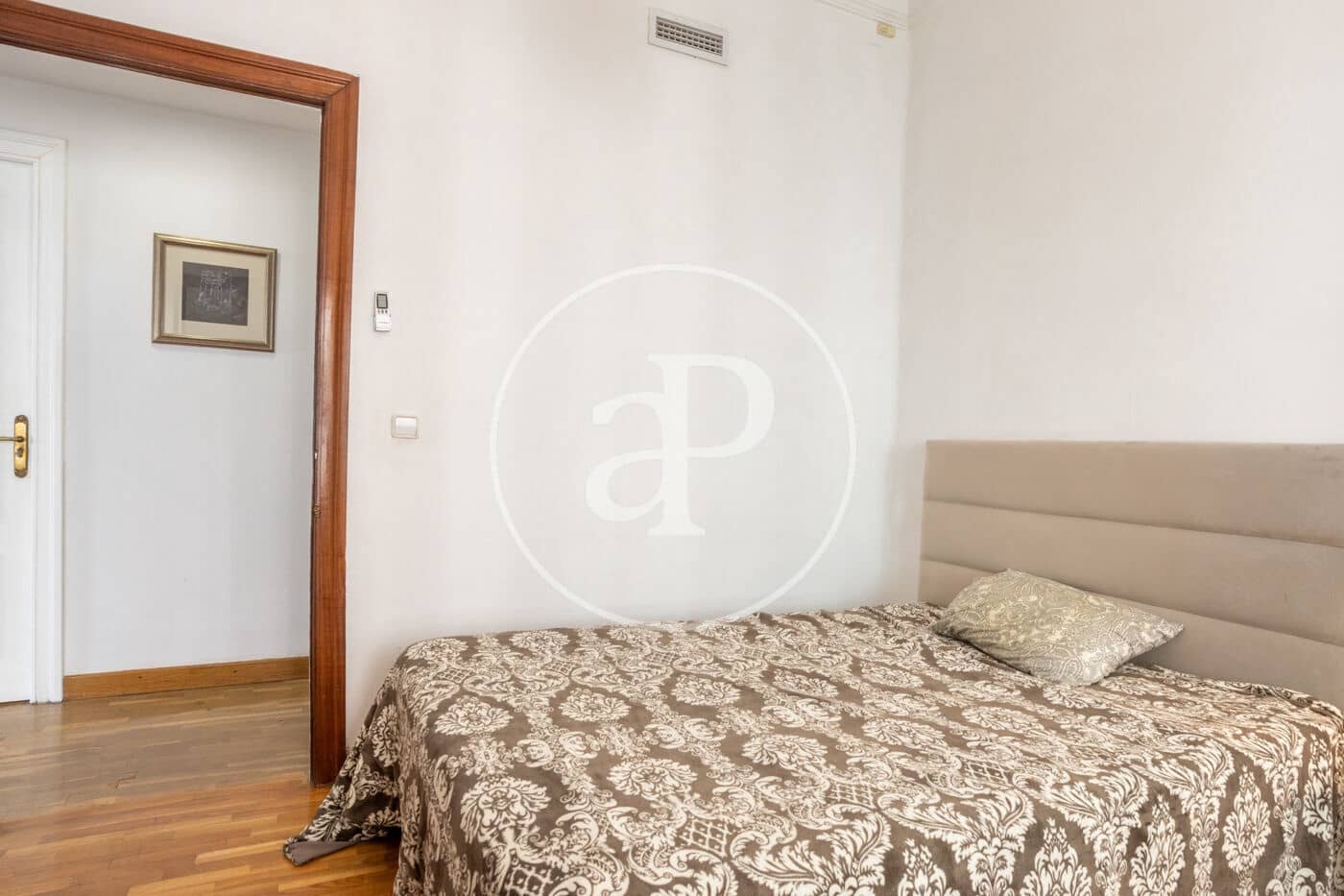 4 bedroom Apartment for rent in Valencia city - € 2,500 (Ref: 9762057)