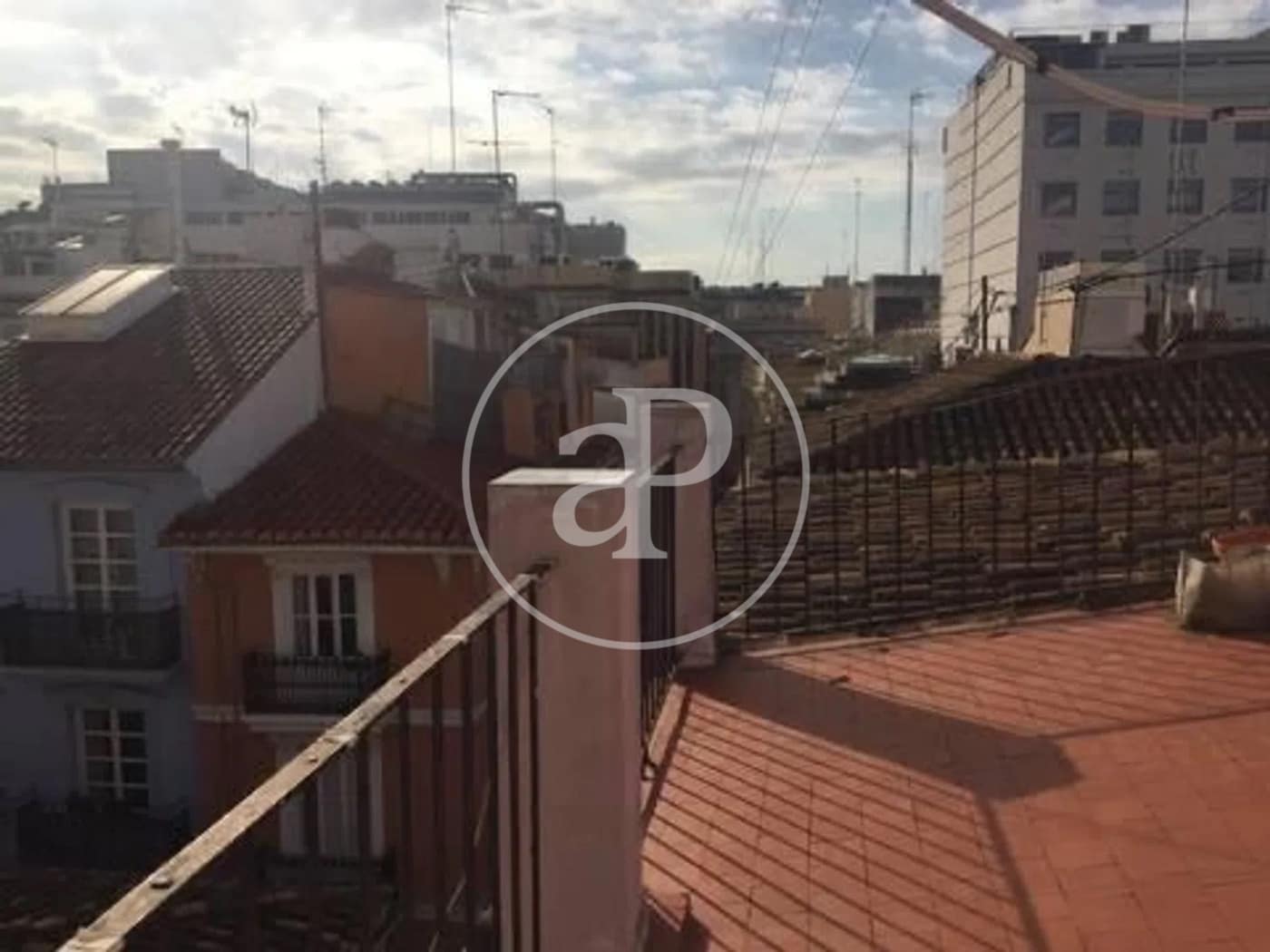 Apartamento de 2 habitaciones en València ciudad en alquiler - 1.700 € (Ref: 9773154)