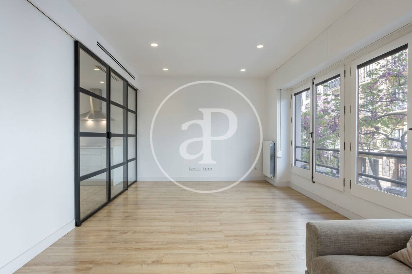 3 sovrum Lägenhet att hyra i Valencia stad - 2 500 € (Ref: 9778256)