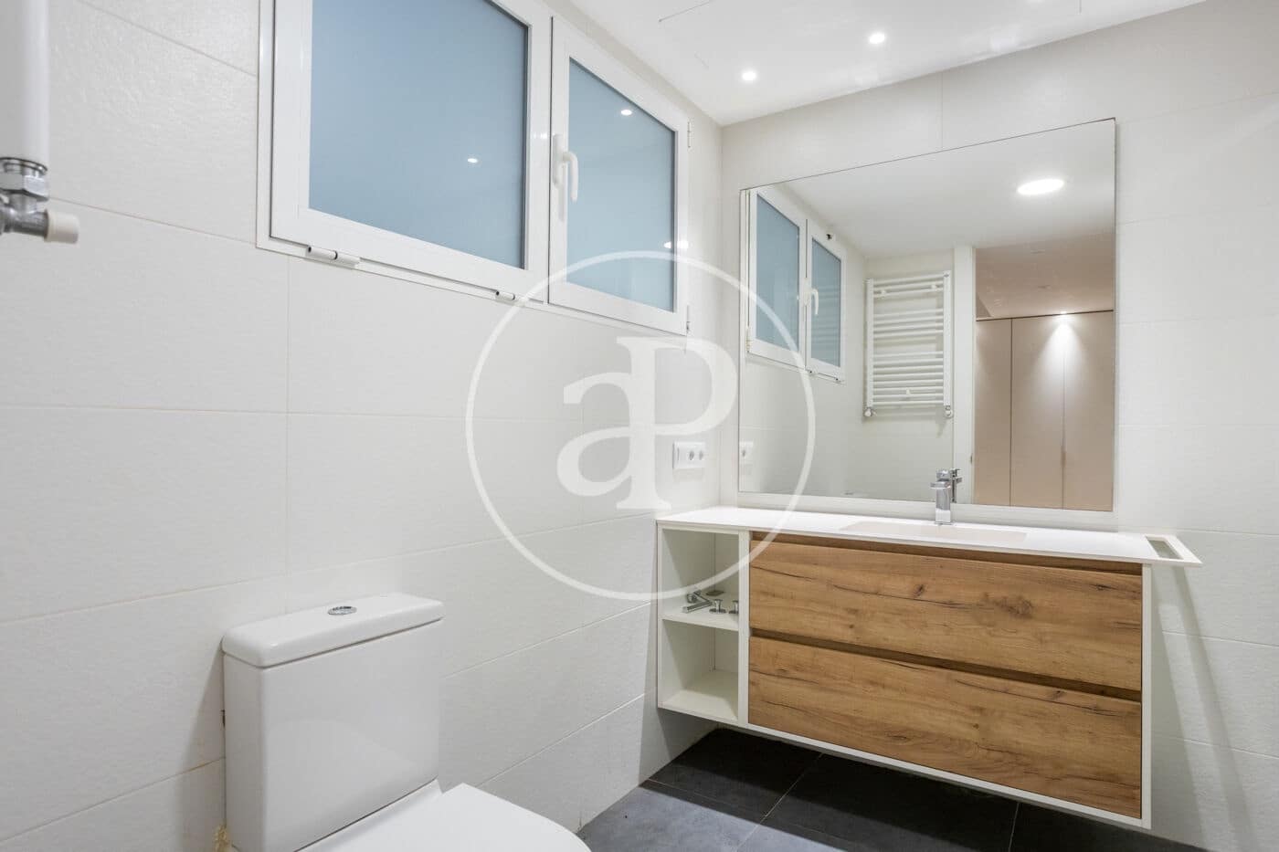 3 sovrum Lägenhet att hyra i Valencia stad - 2 500 € (Ref: 9778256)