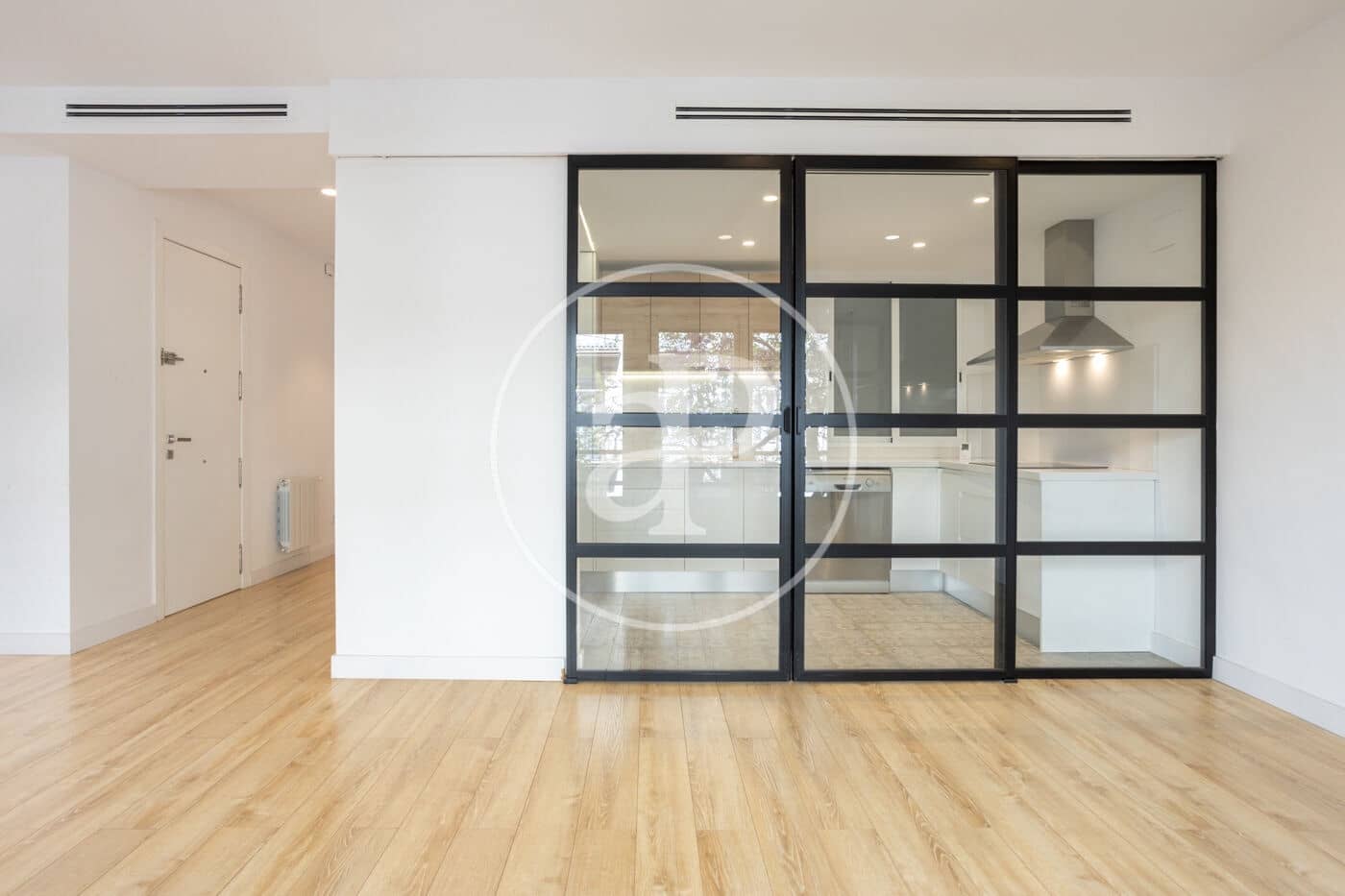 3 sovrum Lägenhet att hyra i Valencia stad - 2 500 € (Ref: 9778256)