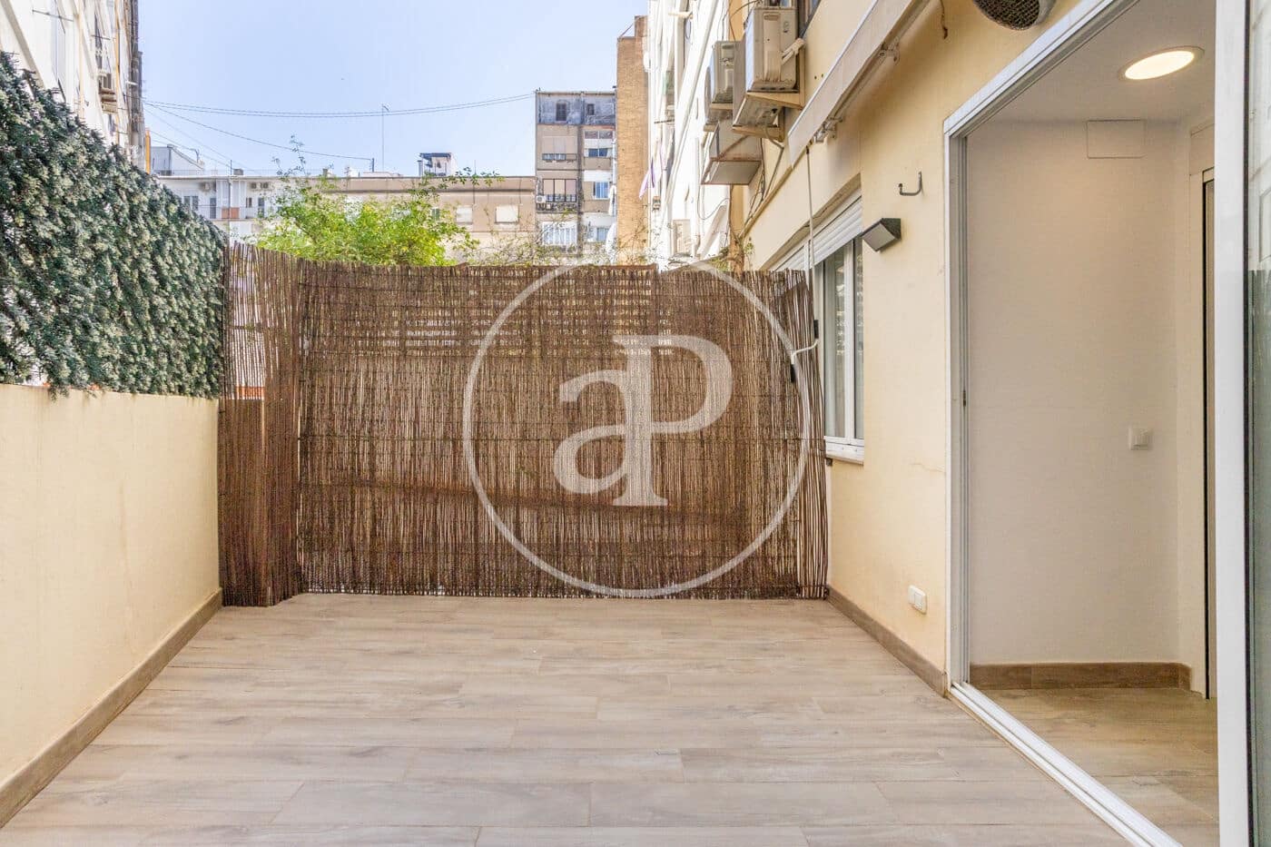 3 sovrum Lägenhet att hyra i Valencia stad - 2 500 € (Ref: 9778256)