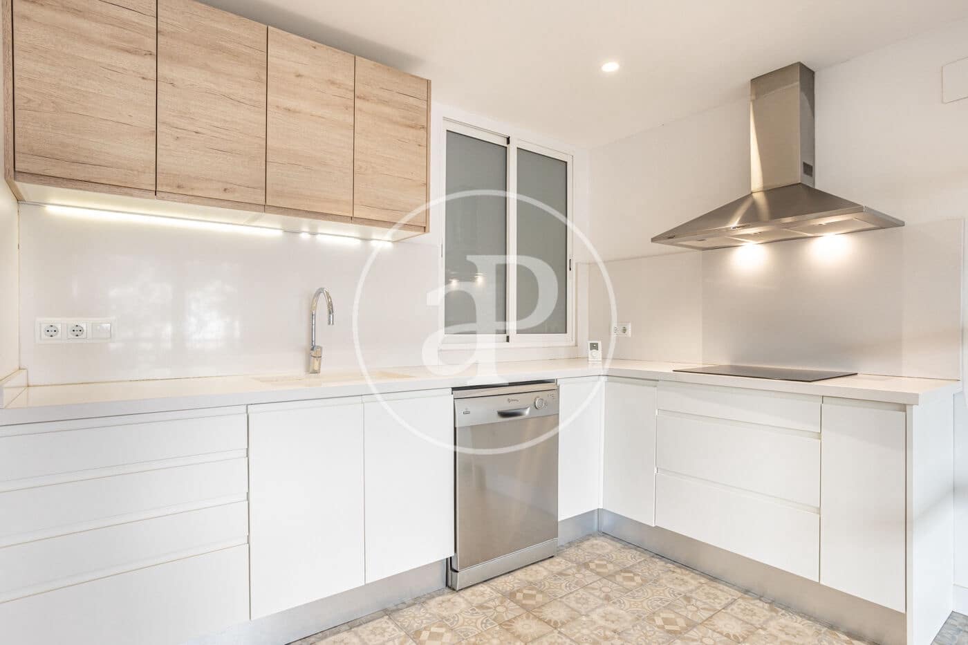 3 sovrum Lägenhet att hyra i Valencia stad - 2 500 € (Ref: 9778256)