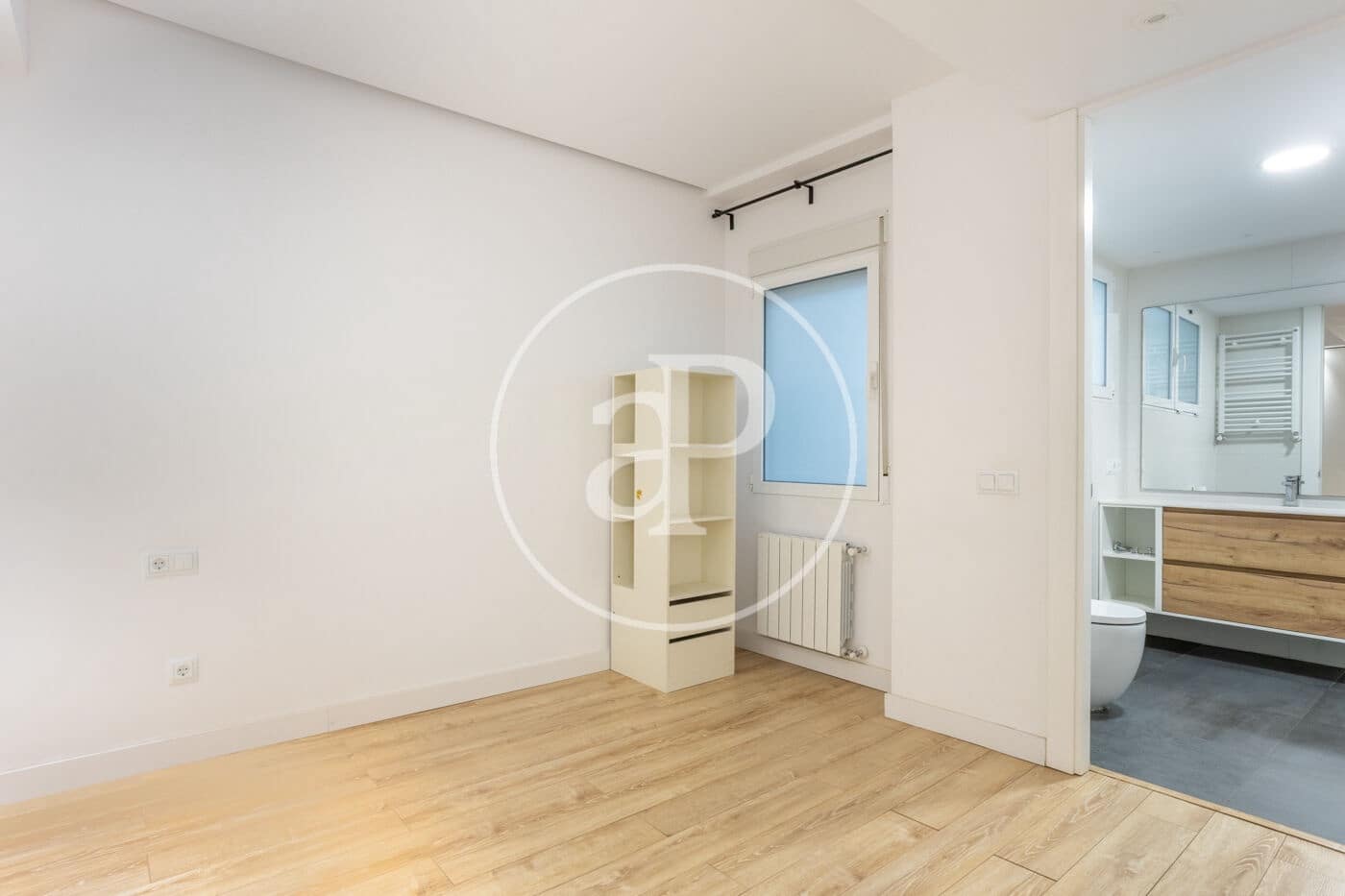 3 sovrum Lägenhet att hyra i Valencia stad - 2 500 € (Ref: 9778256)