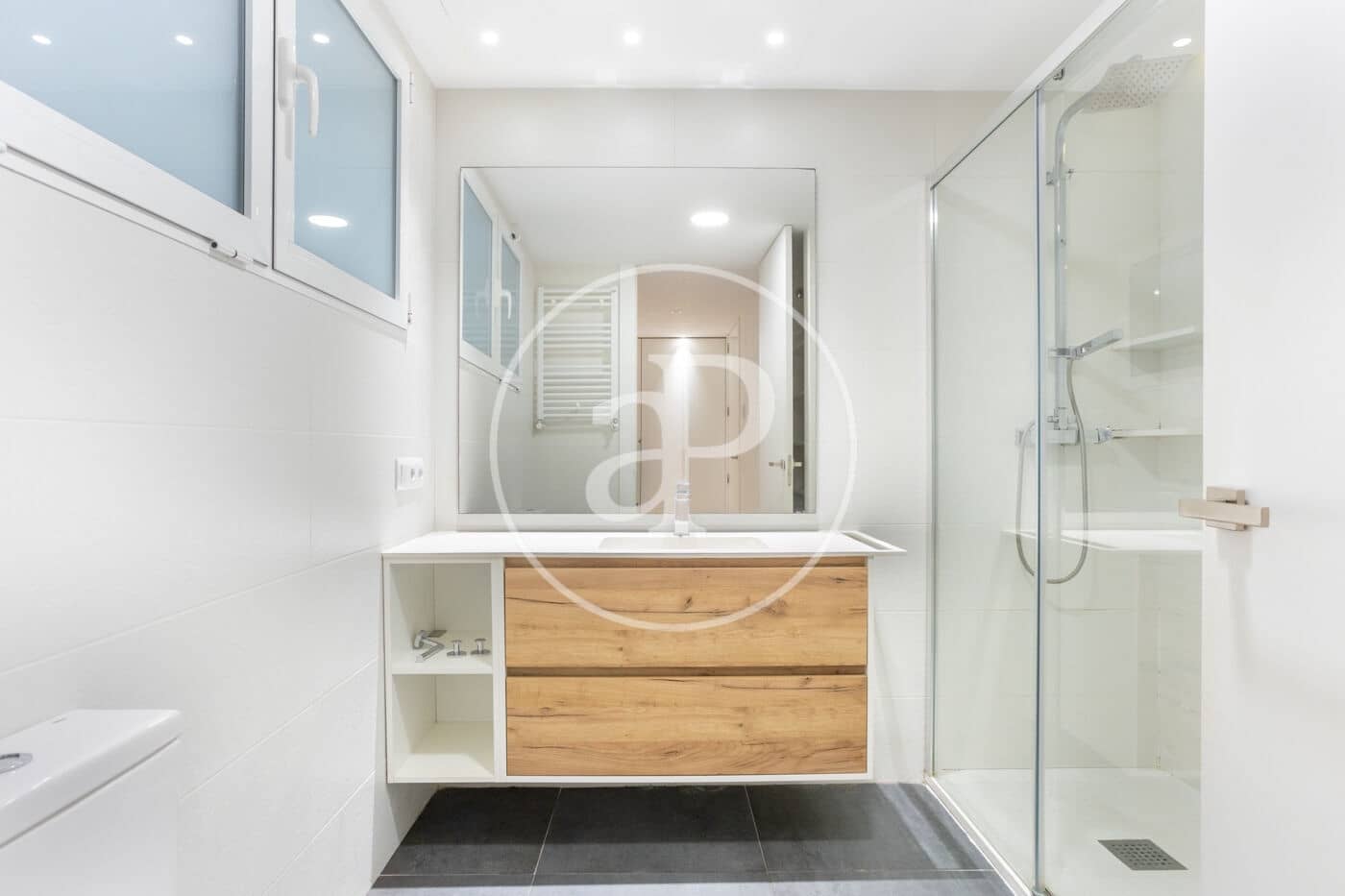 3 sovrum Lägenhet att hyra i Valencia stad - 2 500 € (Ref: 9778256)