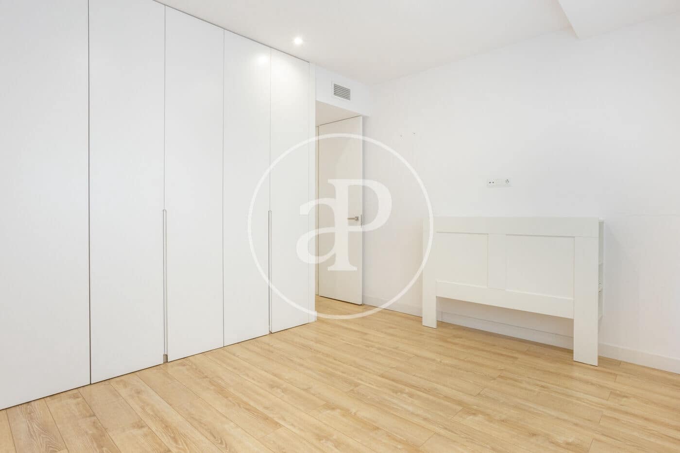 3 sovrum Lägenhet att hyra i Valencia stad - 2 500 € (Ref: 9778256)