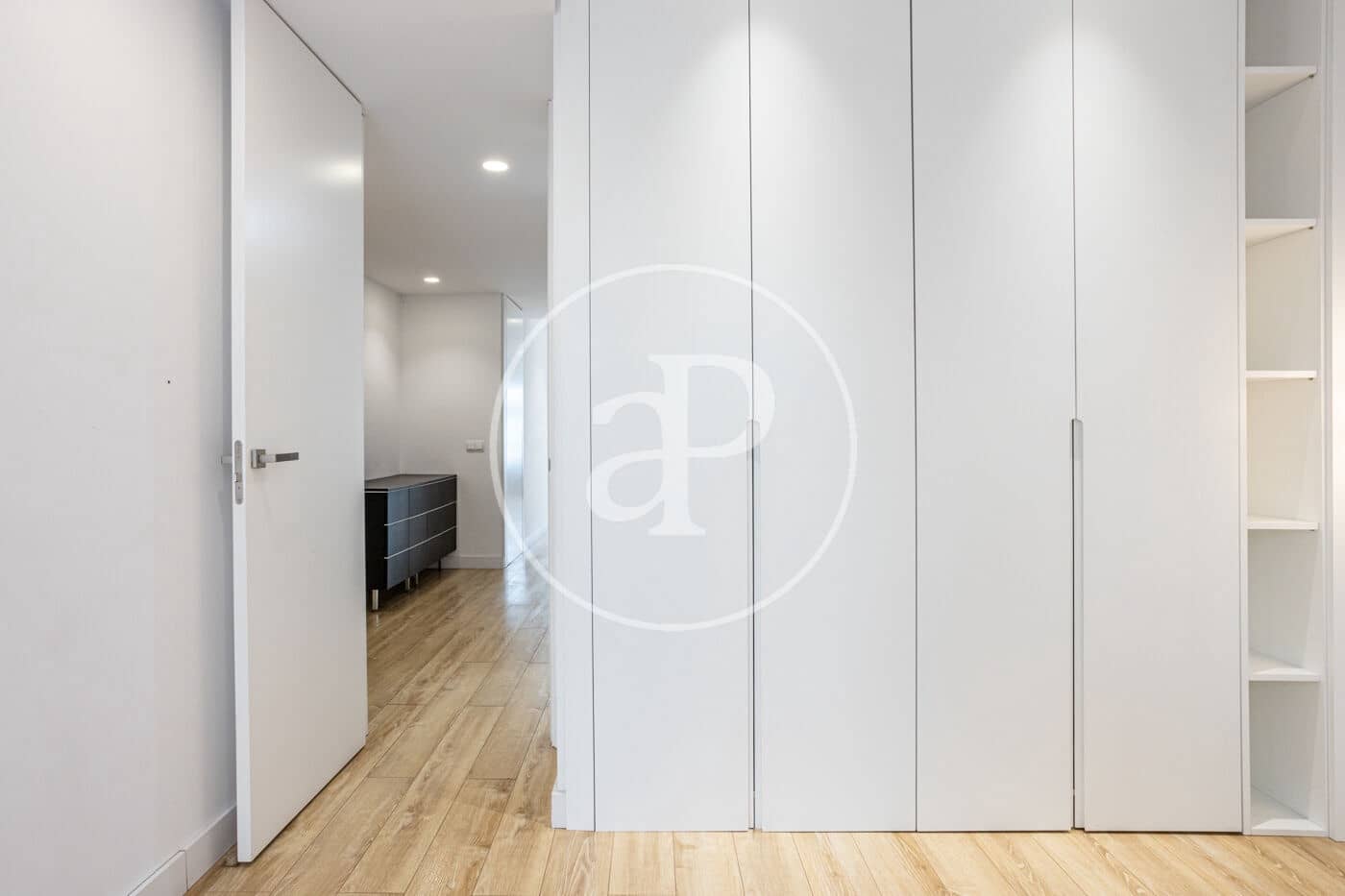 3 sovrum Lägenhet att hyra i Valencia stad - 2 500 € (Ref: 9778256)