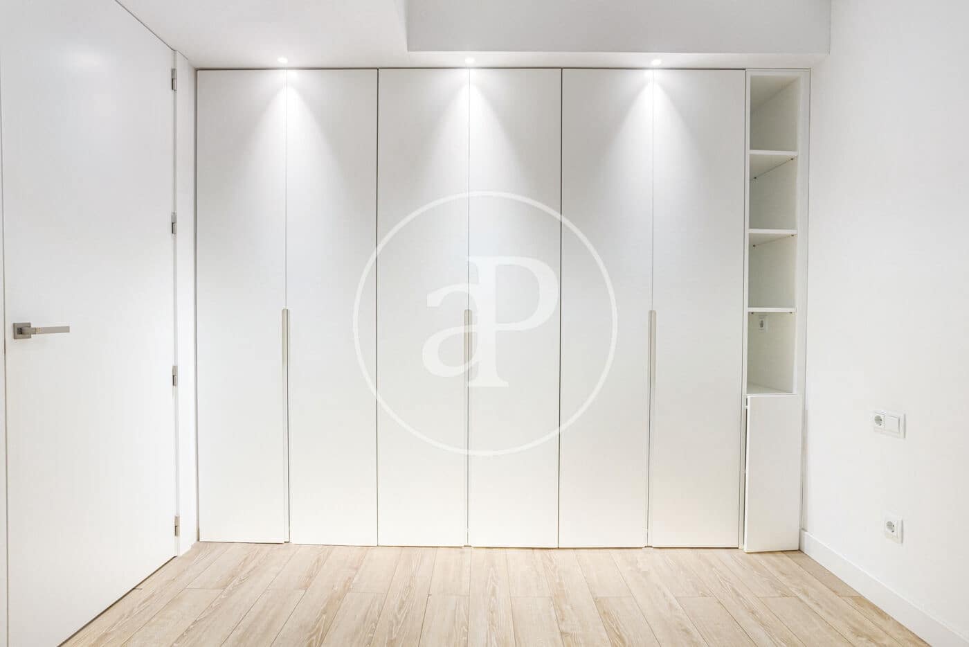 3 sovrum Lägenhet att hyra i Valencia stad - 2 500 € (Ref: 9778256)