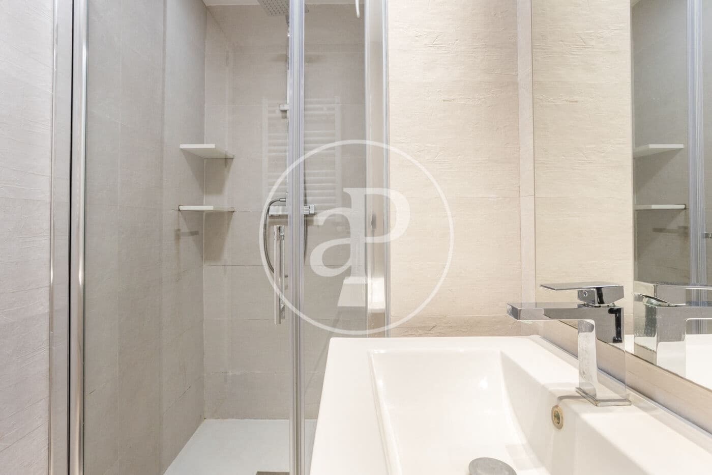 3 sovrum Lägenhet att hyra i Valencia stad - 2 500 € (Ref: 9778256)