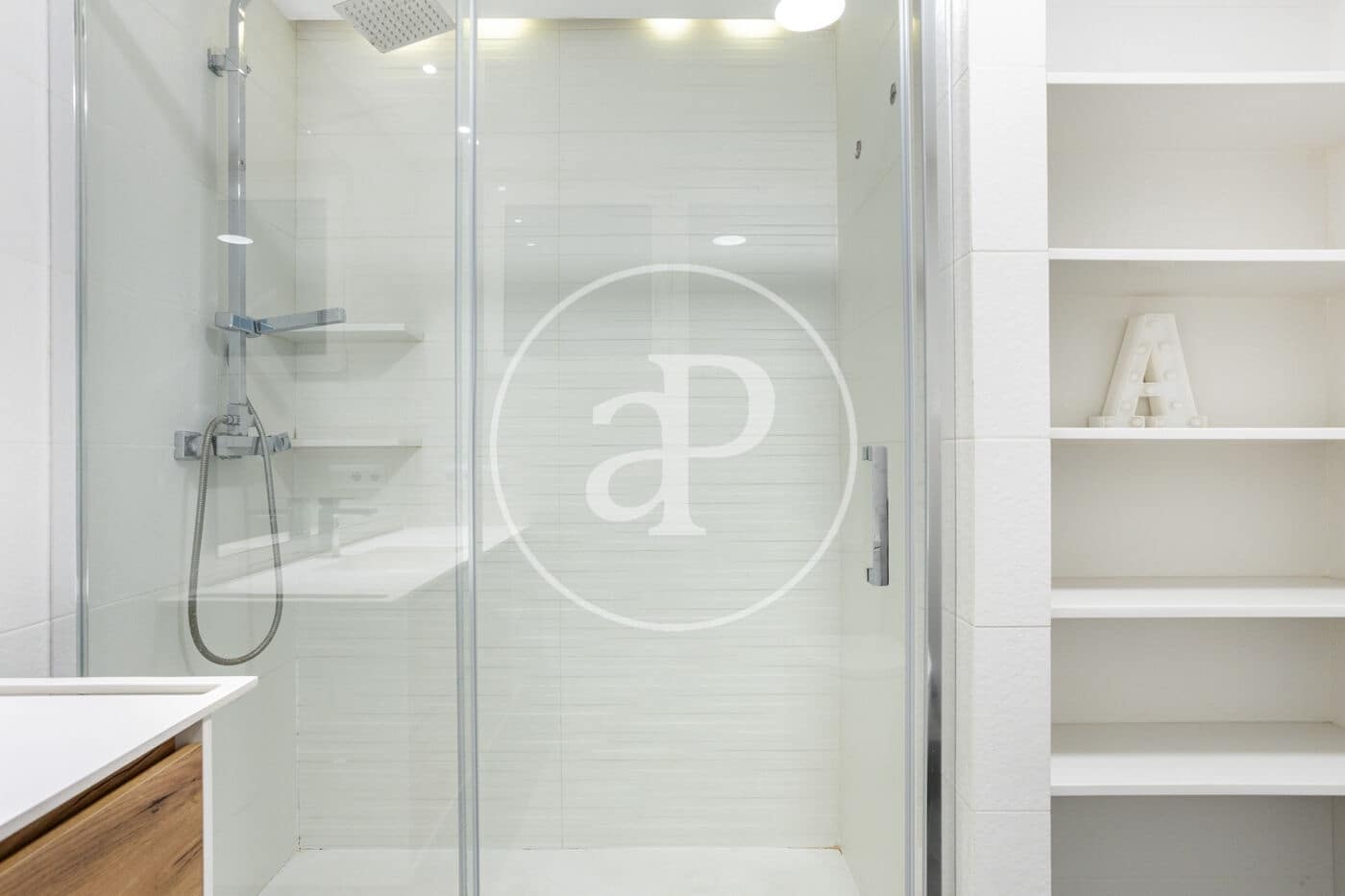 3 sovrum Lägenhet att hyra i Valencia stad - 2 500 € (Ref: 9778256)