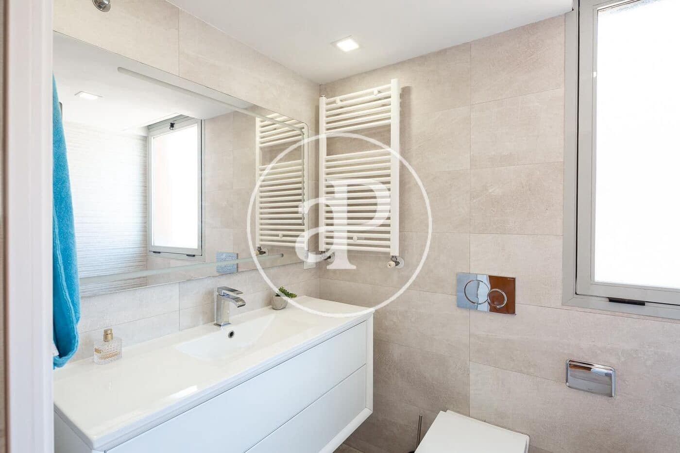 3 soverom Leilighet til leie i Valencia by med svømmebasseng garasje - € 1 950 (Ref: 9778257)