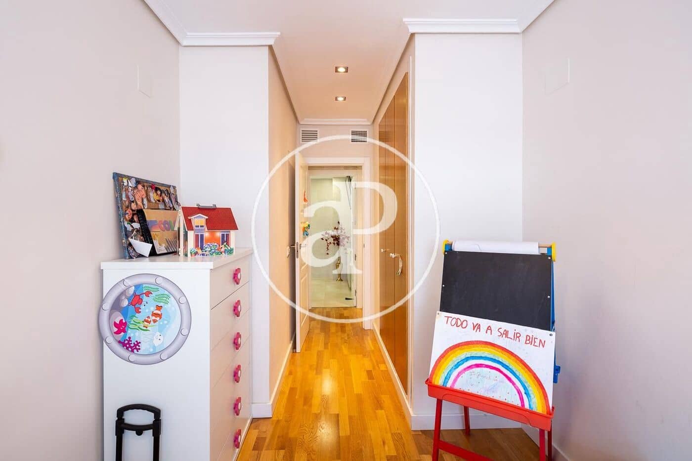 3 soverom Leilighet til leie i Valencia by med svømmebasseng garasje - € 1 950 (Ref: 9778257)