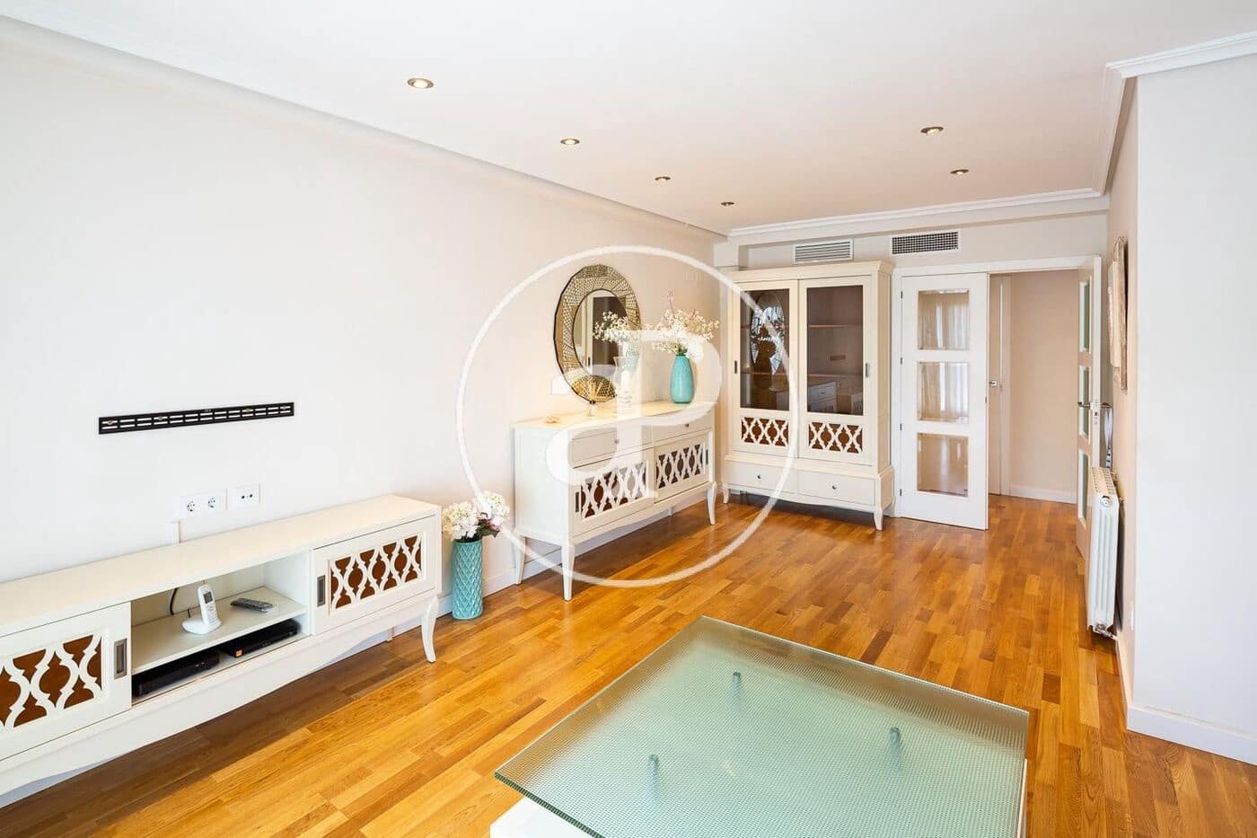 3 soverom Leilighet til leie i Valencia by med svømmebasseng garasje - € 1 950 (Ref: 9778257)