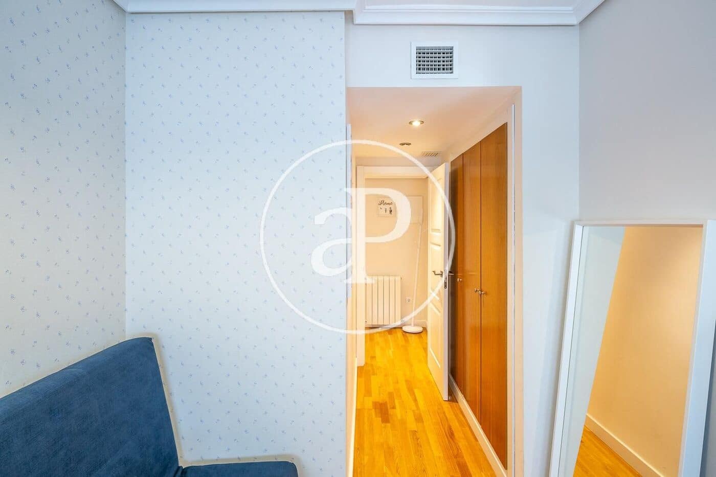 3 soverom Leilighet til leie i Valencia by med svømmebasseng garasje - € 1 950 (Ref: 9778257)