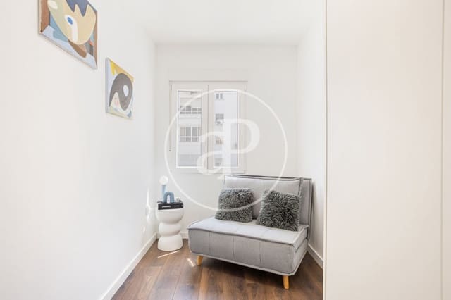 2 slaapkamer Appartement te huur in Russafa, Valencia stad - € 1.650 (Ref: 9780670)