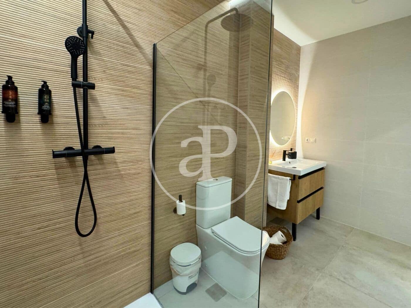 1 bedroom Villa for rent in Benimamet - € 1,300 (Ref: 9784537)