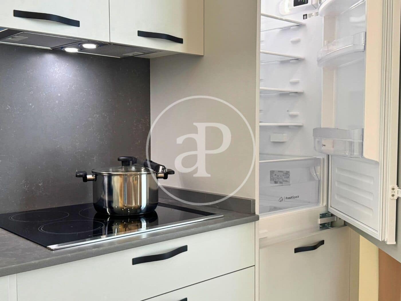 1 bedroom Villa for rent in Benimamet - € 1,300 (Ref: 9784537)