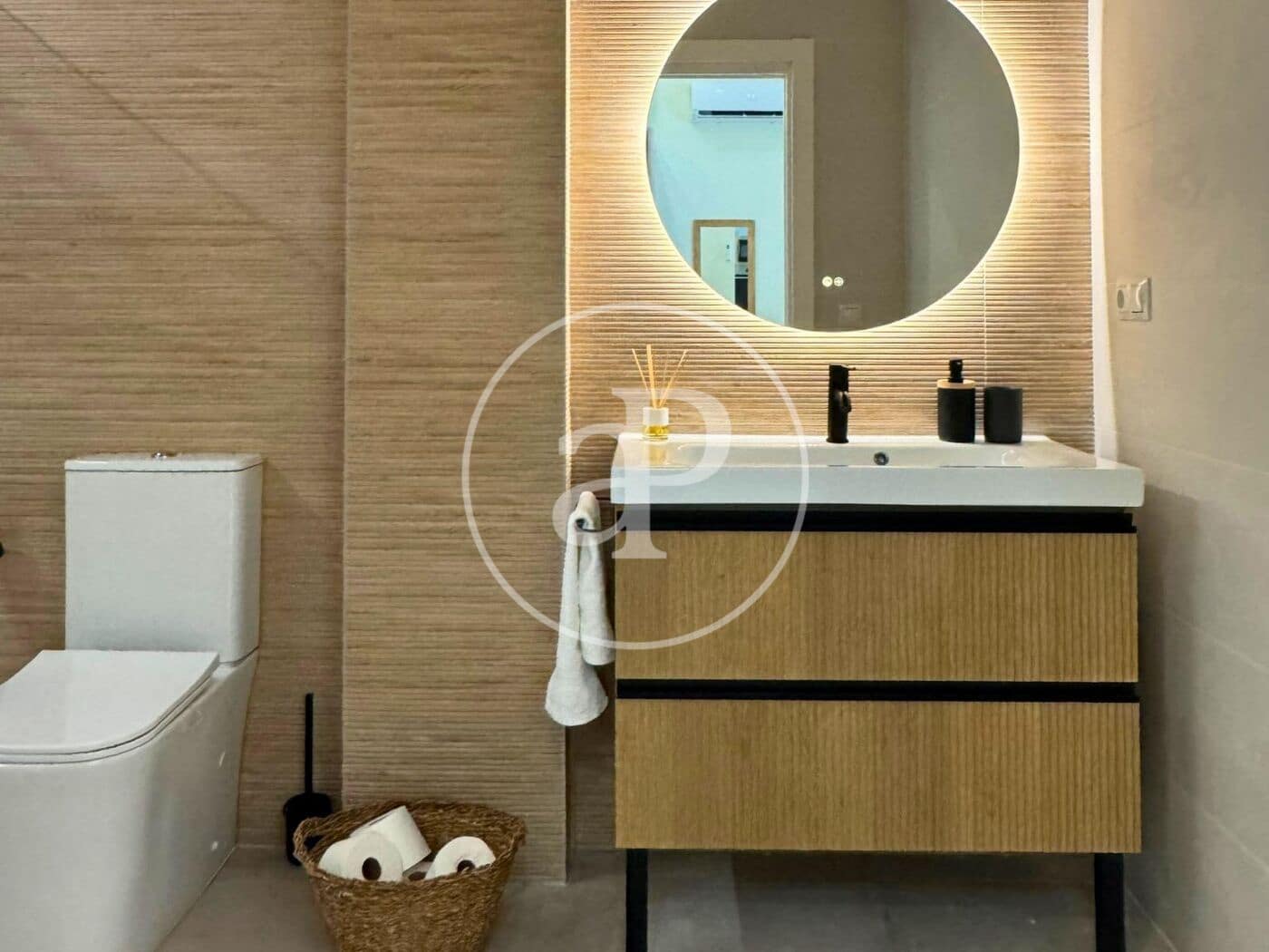 1 bedroom Villa for rent in Benimamet - € 1,300 (Ref: 9784537)