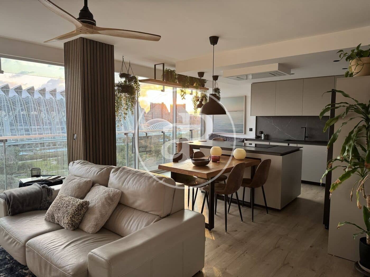 3 bedroom Apartment for rent in Valencia city with garage - € 2,800 (Ref: 9788476)