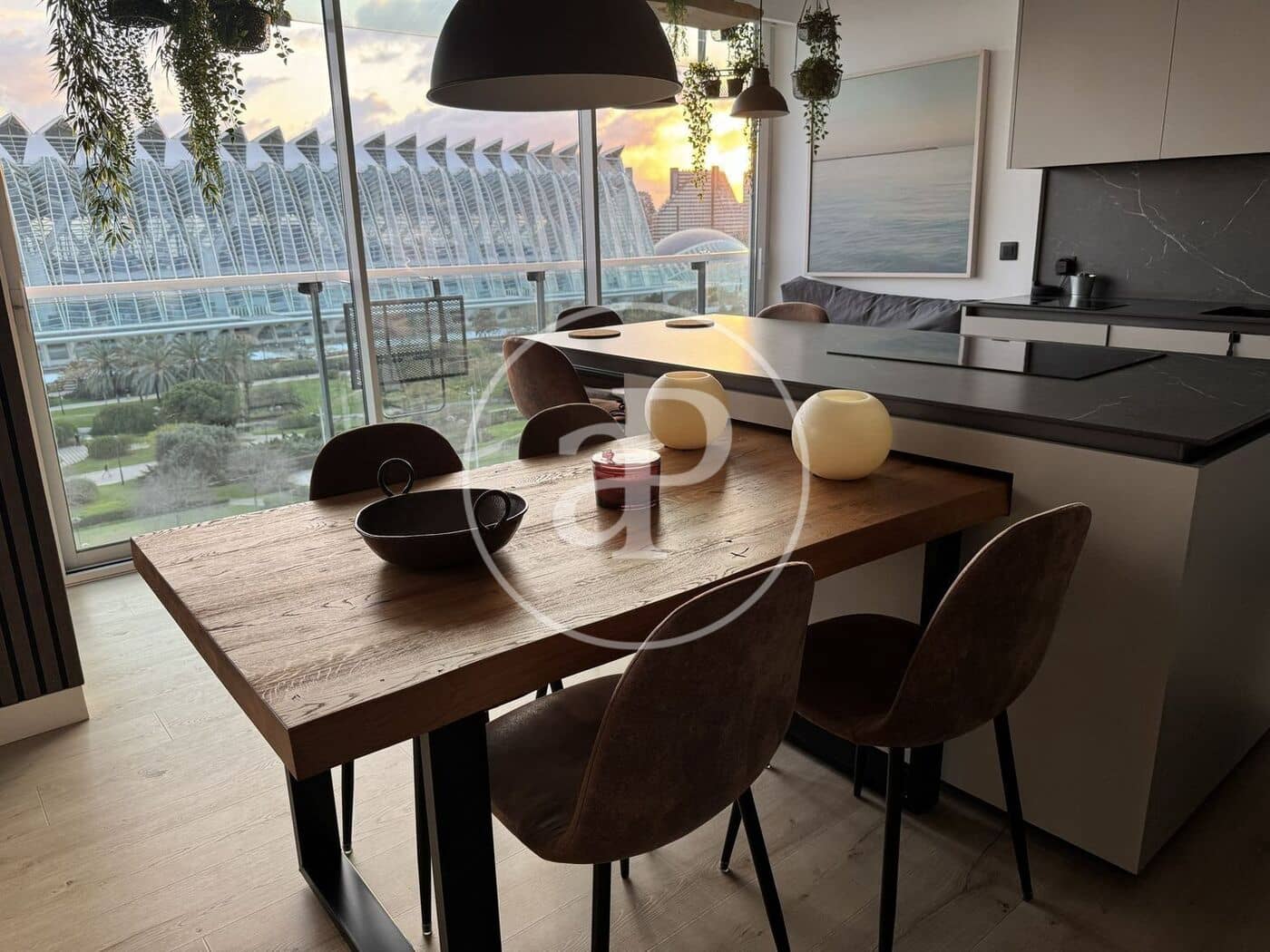 3 bedroom Apartment for rent in Valencia city with garage - € 2,800 (Ref: 9788476)