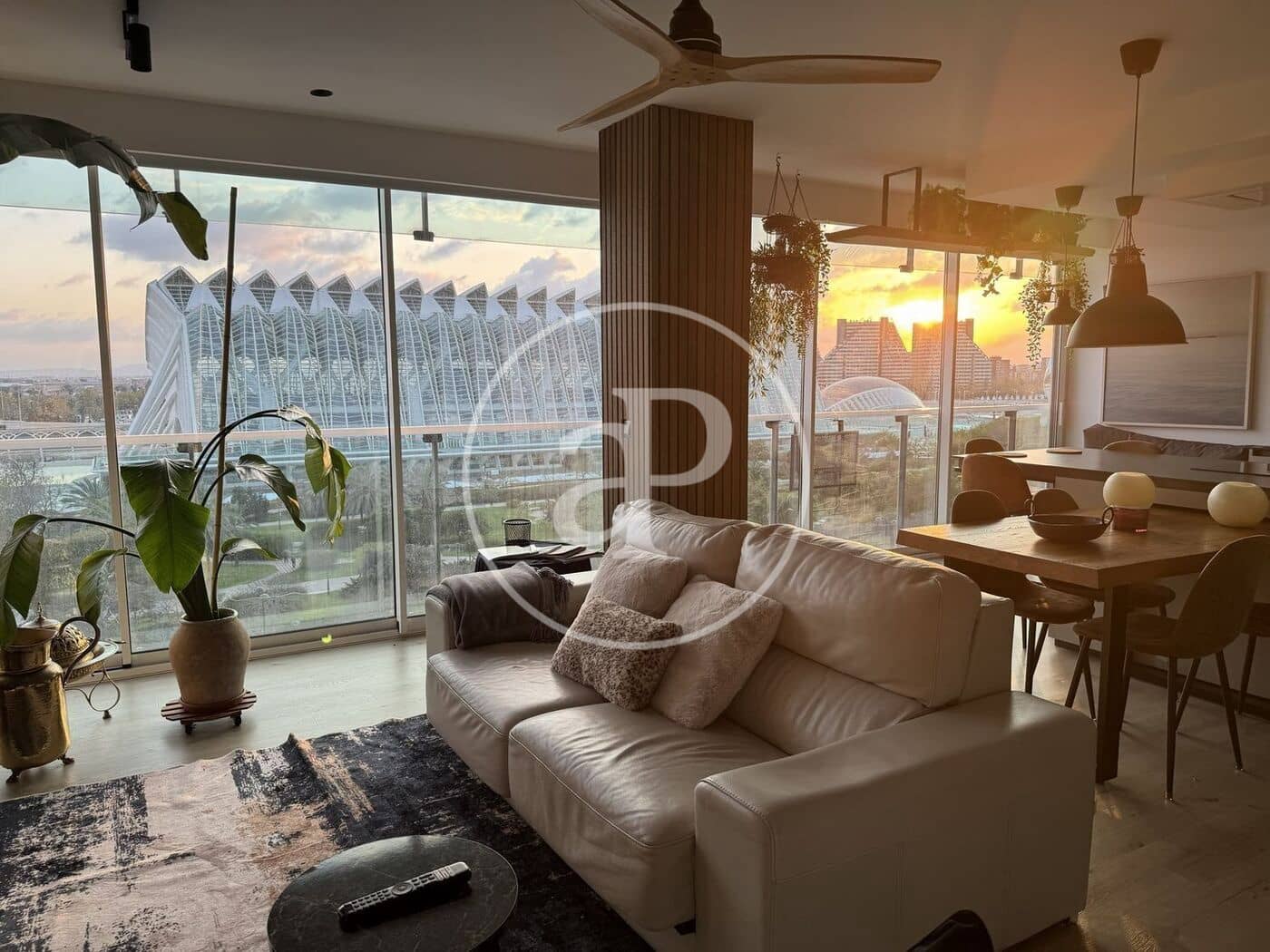 3 bedroom Apartment for rent in Valencia city with garage - € 2,800 (Ref: 9788476)