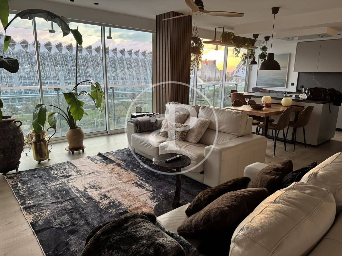 3 bedroom Apartment for rent in Valencia city with garage - € 2,800 (Ref: 9788476)