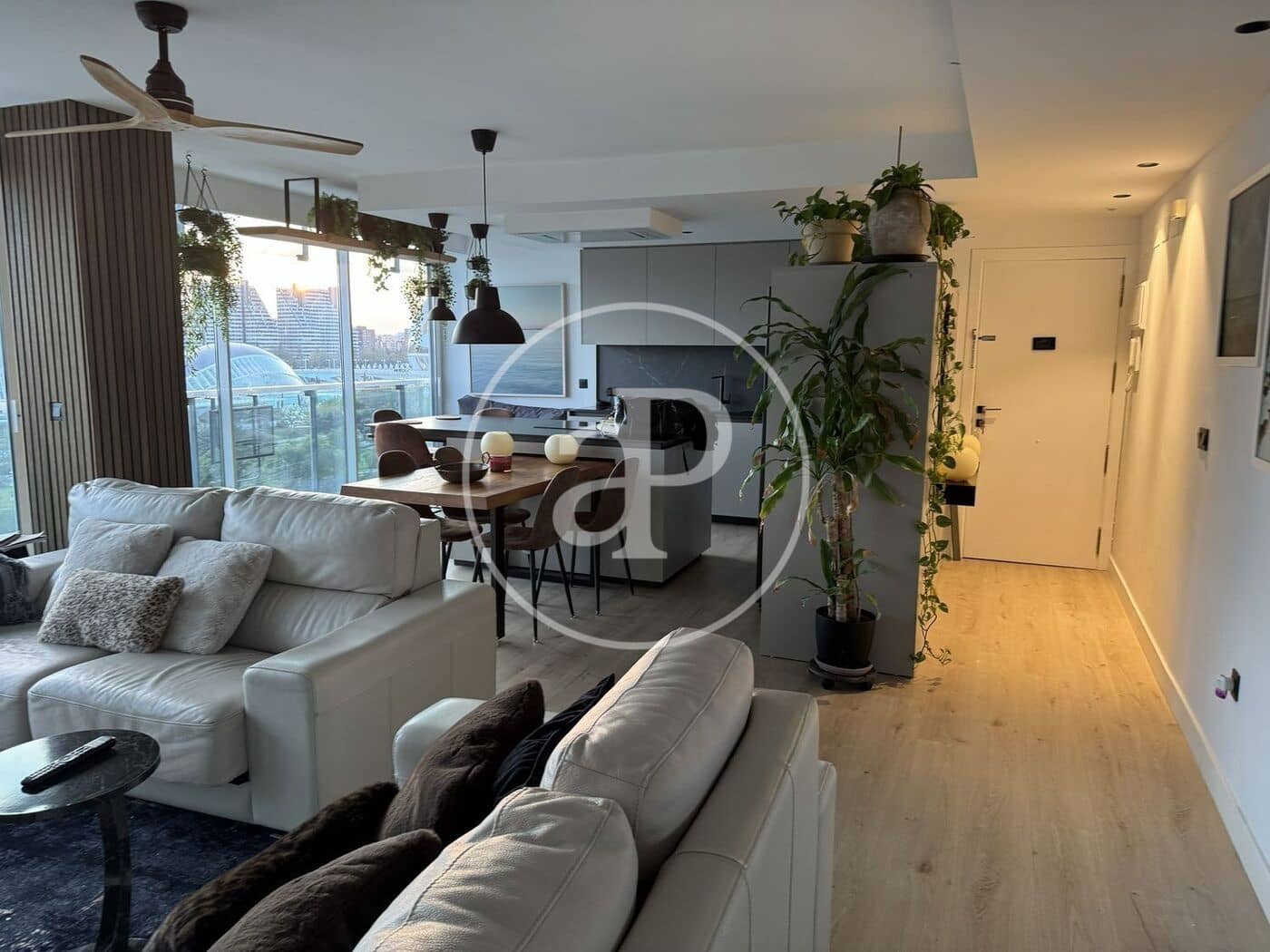 3 bedroom Apartment for rent in Valencia city with garage - € 2,800 (Ref: 9788476)