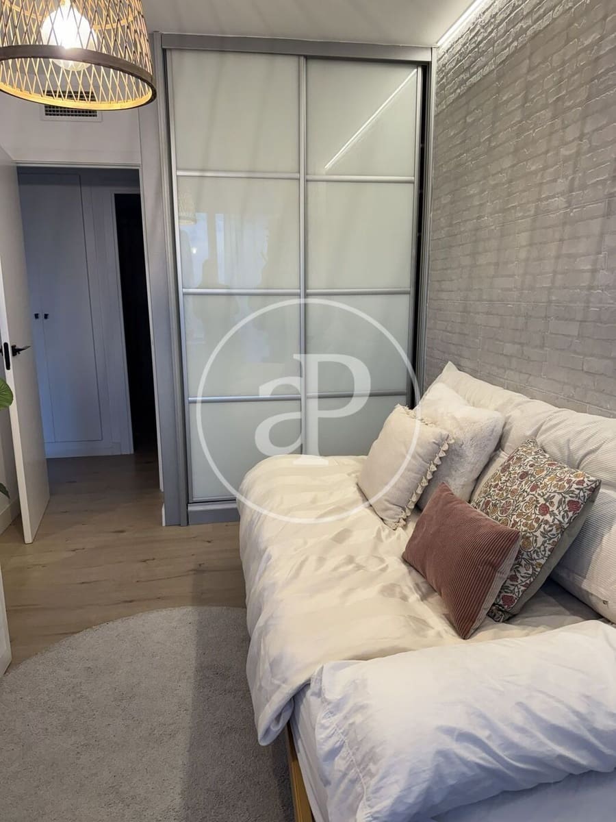 3 bedroom Apartment for rent in Valencia city with garage - € 2,800 (Ref: 9788476)