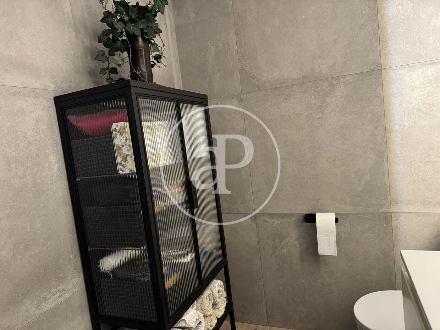 3 bedroom Apartment for rent in Valencia city with garage - € 2,800 (Ref: 9788476)