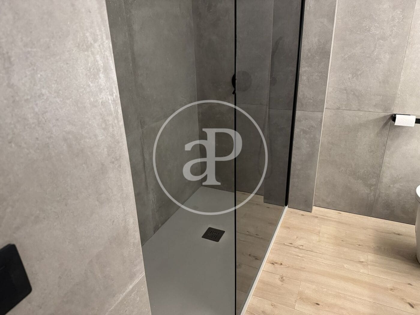 3 bedroom Apartment for rent in Valencia city with garage - € 2,800 (Ref: 9788476)