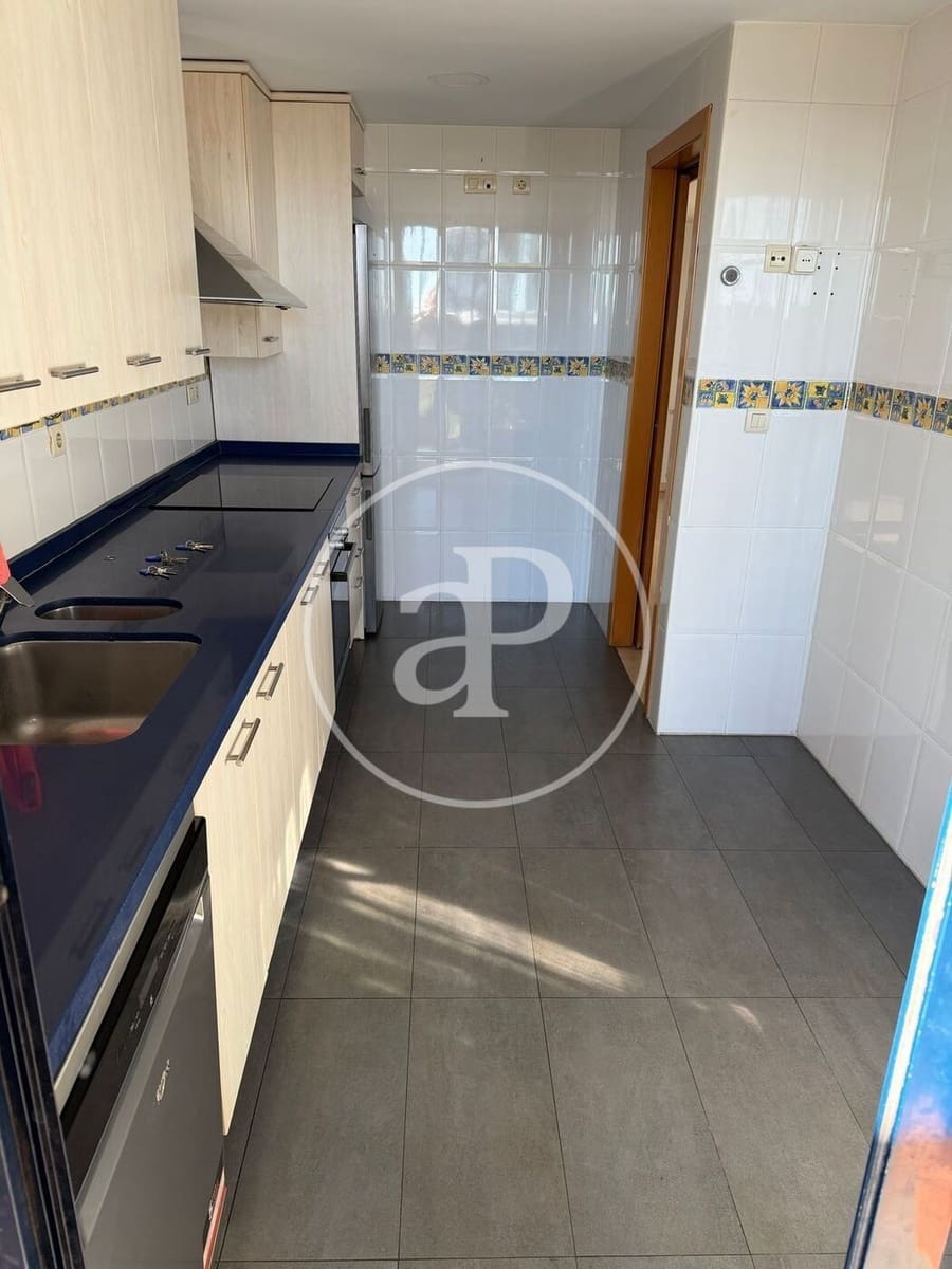 3 camera da letto Appartamento da affittare in Valencia citta con piscina garage - 2.150 € (Rif: 9788477)