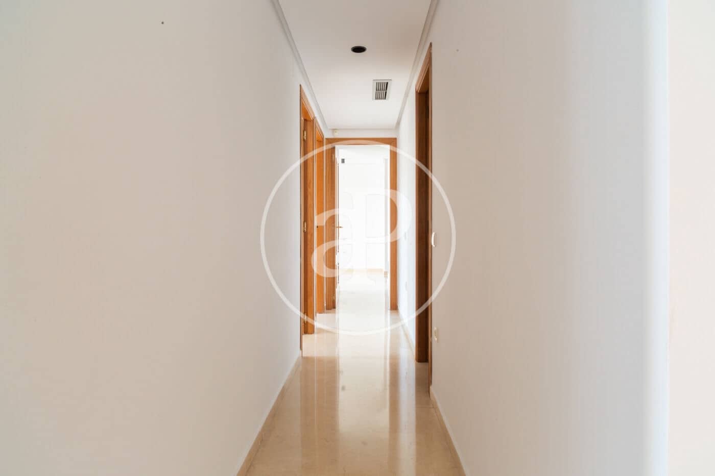 Appartement de 3 chambres à louer à Valence ville avec piscine garage - 1 850 € (Ref: 9788478)