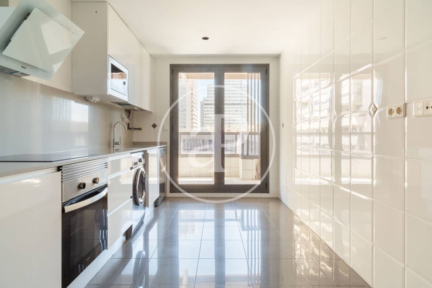 Appartement de 3 chambres à louer à Valence ville avec piscine garage - 1 850 € (Ref: 9788478)