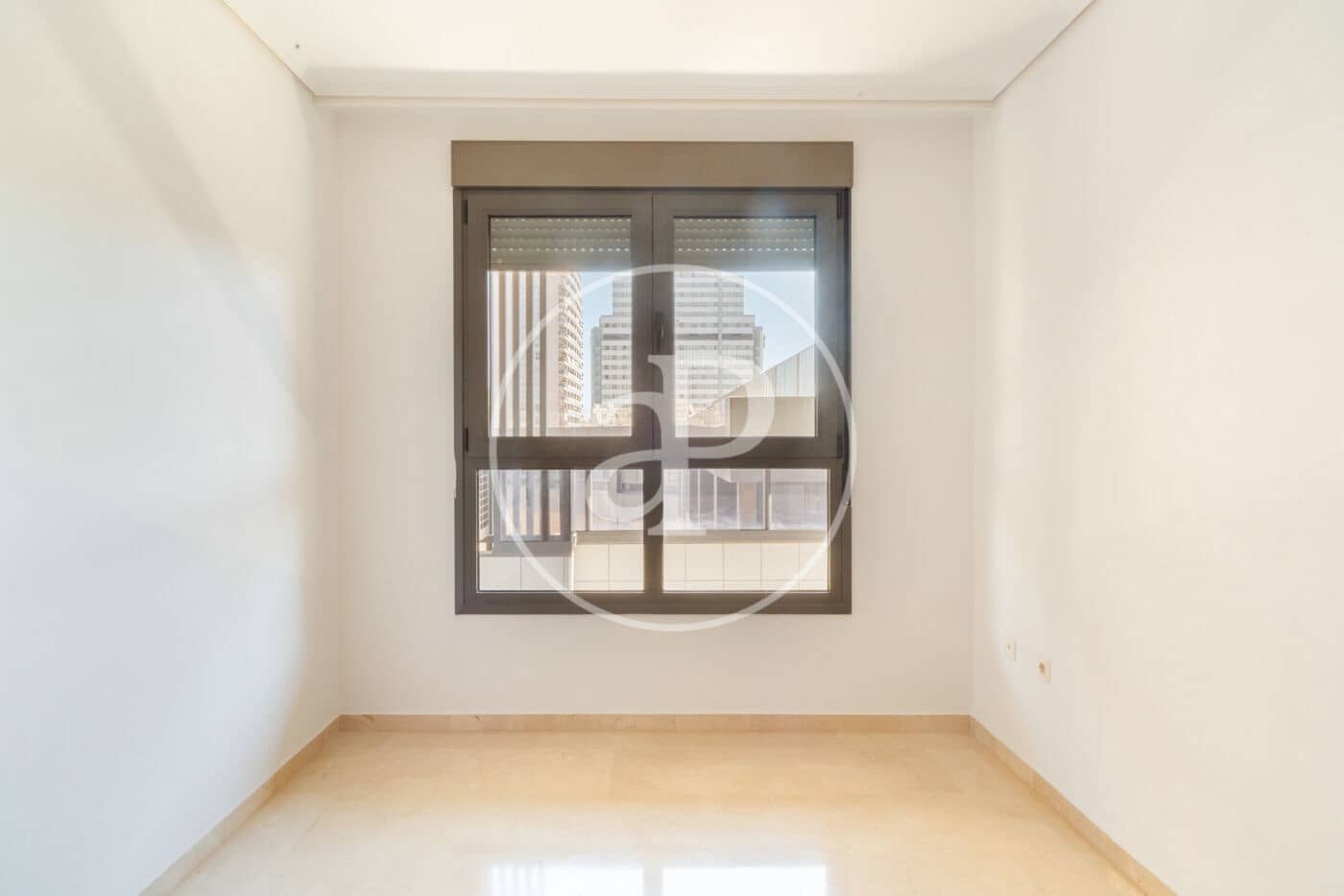 Appartement de 3 chambres à louer à Valence ville avec piscine garage - 1 850 € (Ref: 9788478)