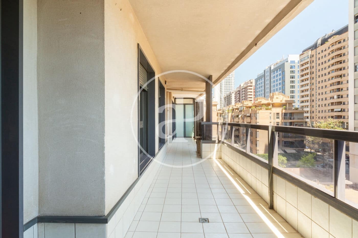 Appartement de 3 chambres à louer à Valence ville avec piscine garage - 1 850 € (Ref: 9788478)