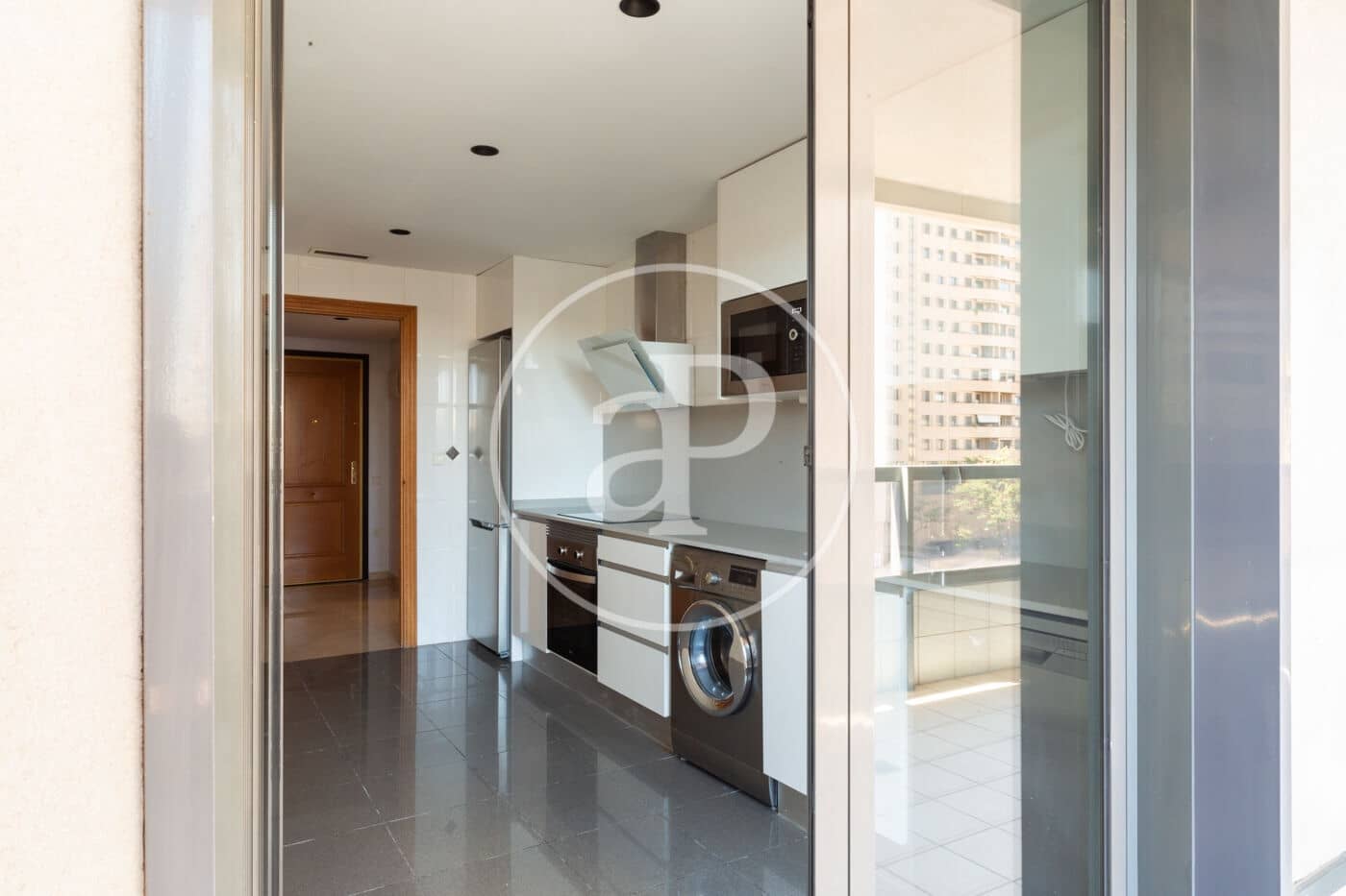 Appartement de 3 chambres à louer à Valence ville avec piscine garage - 1 850 € (Ref: 9788478)