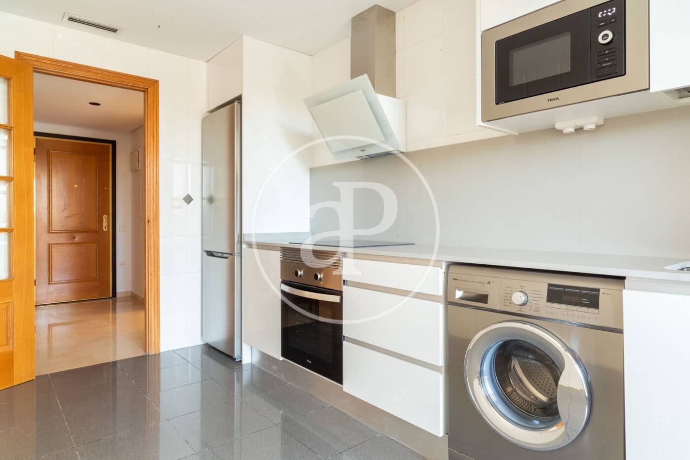 Appartement de 3 chambres à louer à Valence ville avec piscine garage - 1 850 € (Ref: 9788478)